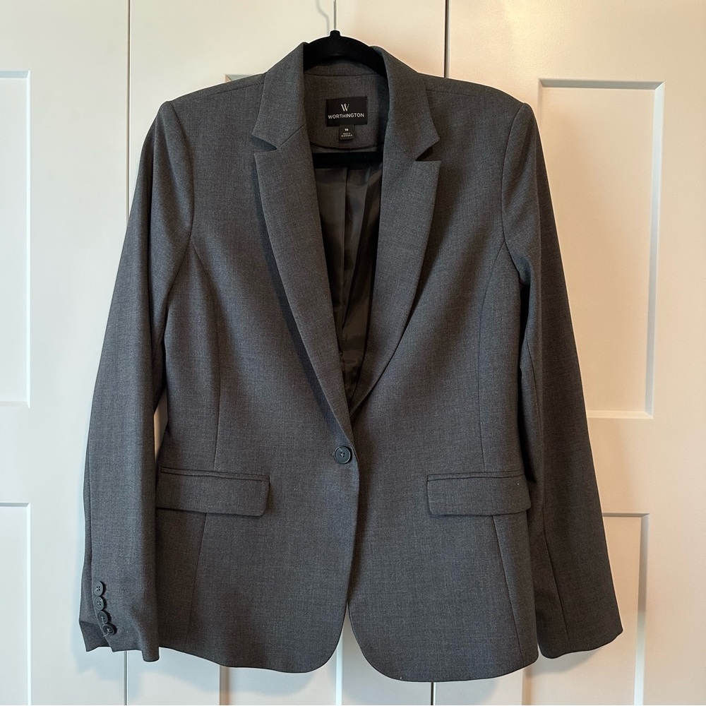 Worthington Women’s Gray Blazer- Size 10- PERFECT CONDITION- only worn once
